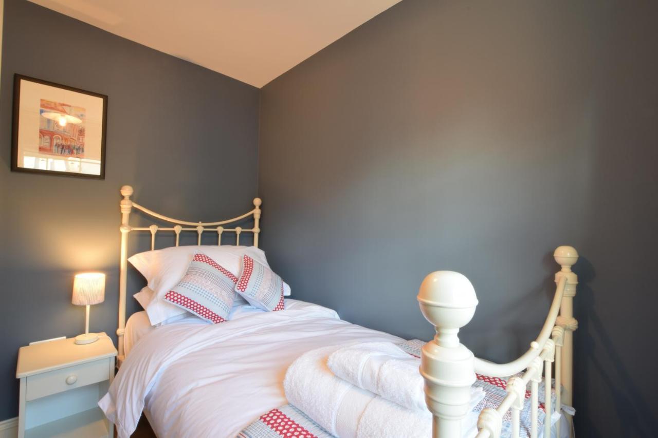 11 Crabbe Street, * Aldeburgh