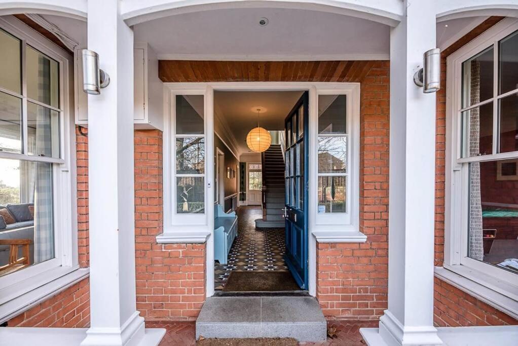 Kingsfield House, Holiday home *