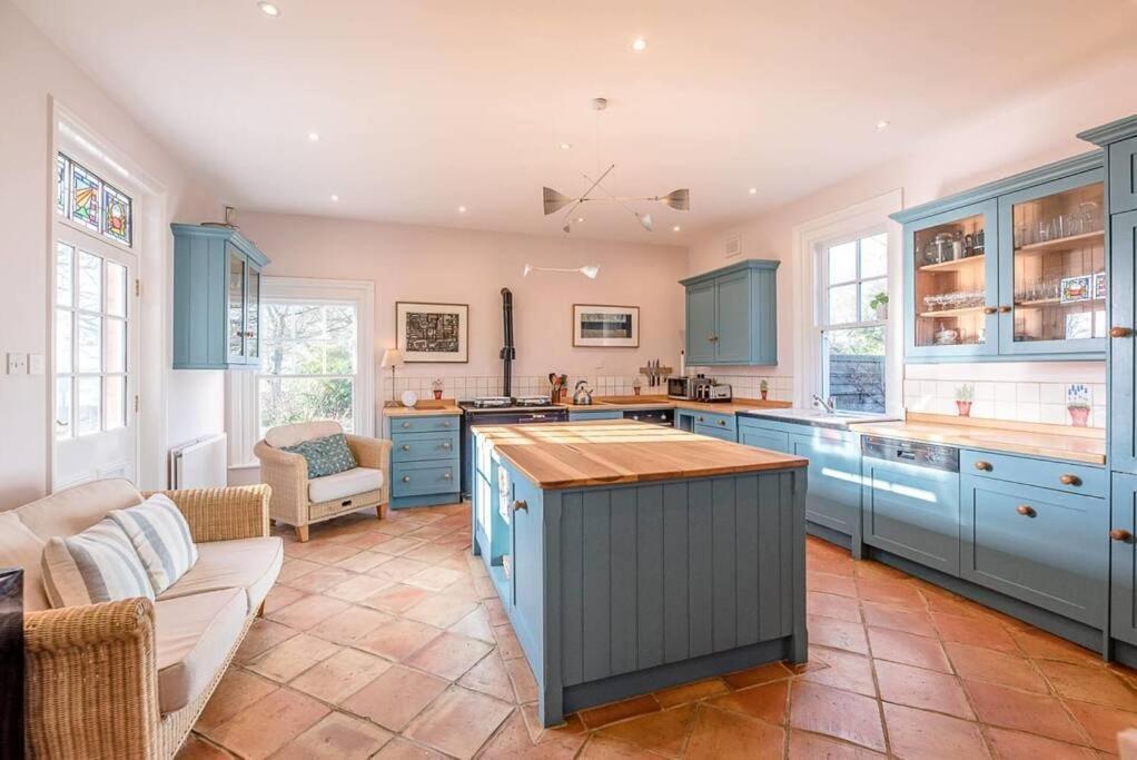 Kingsfield House, Holiday home *