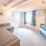 Settled In, Aldeburgh