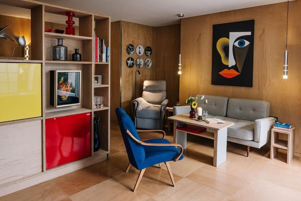 Seahorse Studio, *